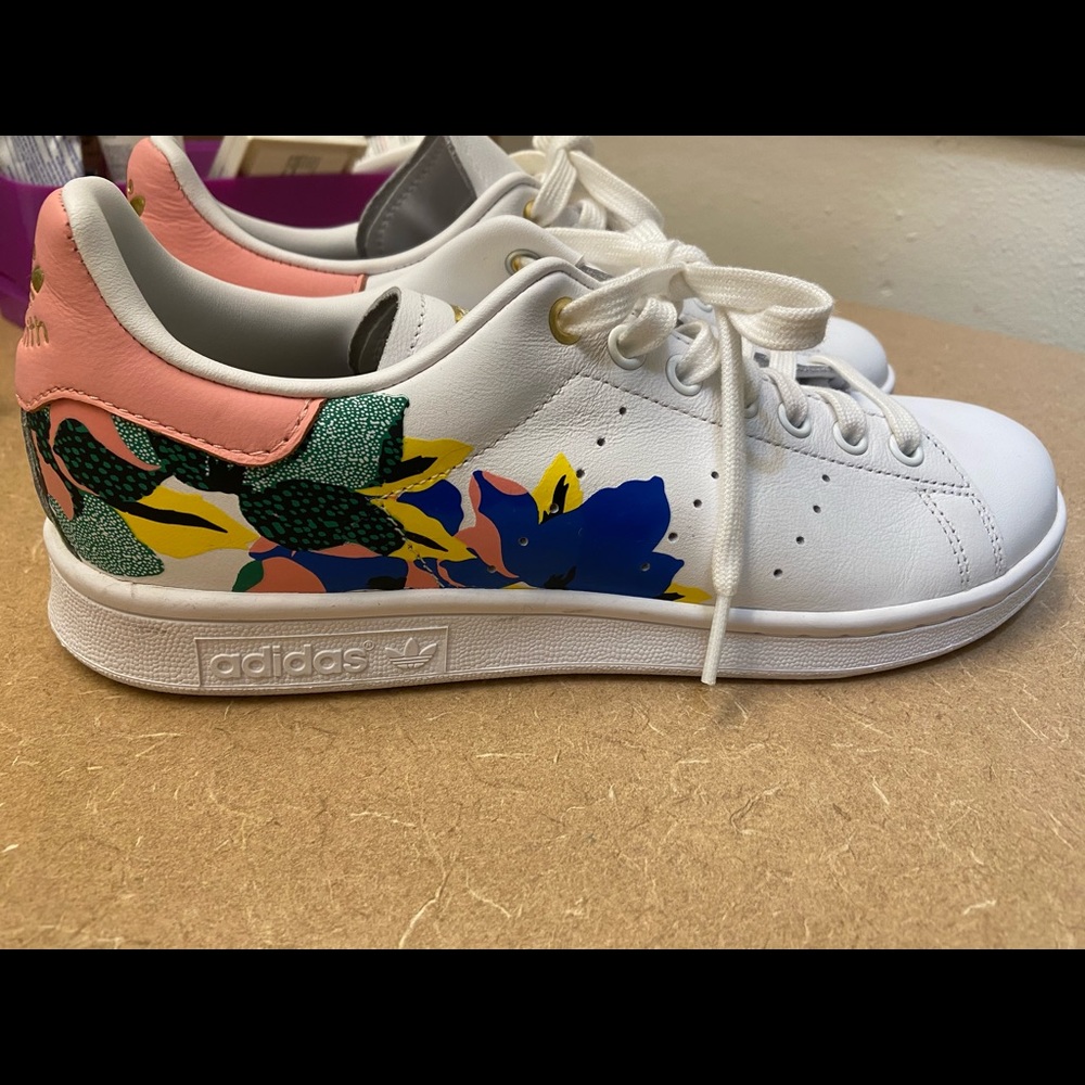 Adidas shoes size 9